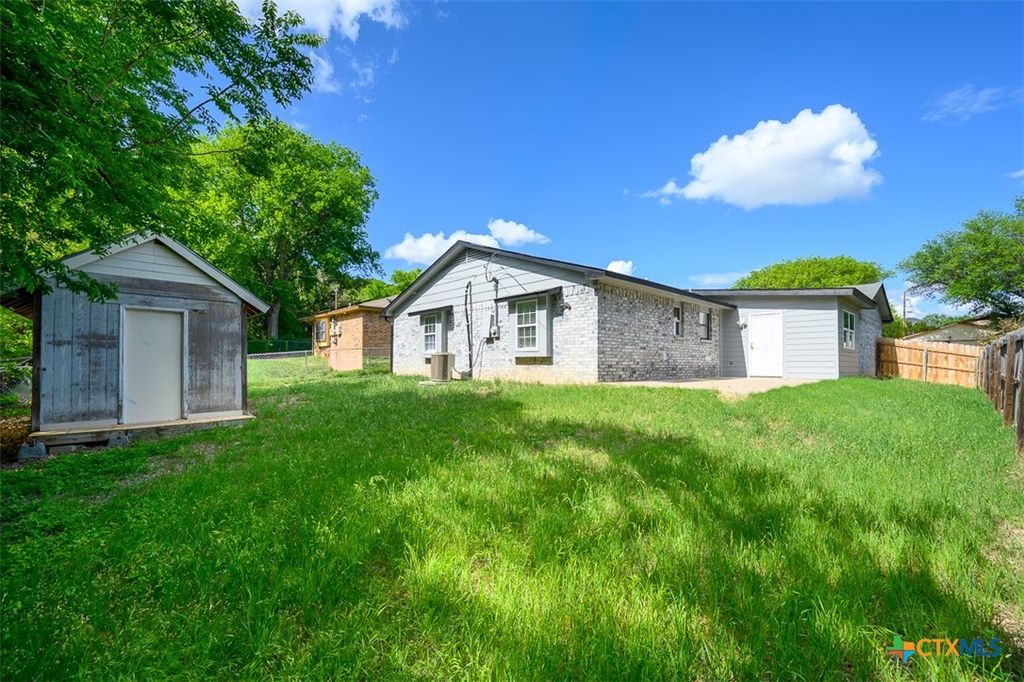 Image 22 of property listing at 209 W Hogan Drive, Copperas Cove, TX 76522
