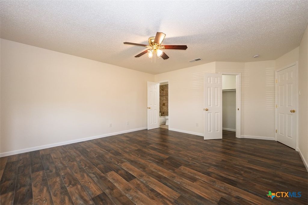 Image 4 of property listing at 209 W Hogan Drive, Copperas Cove, TX 76522