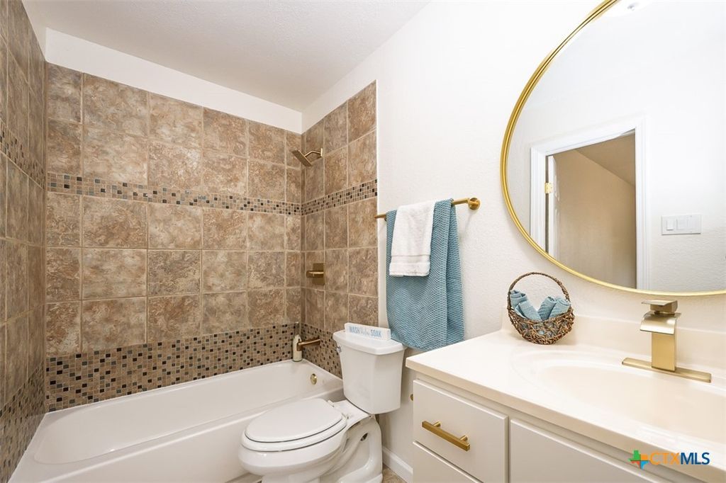Image 7 of property listing at 209 W Hogan Drive, Copperas Cove, TX 76522