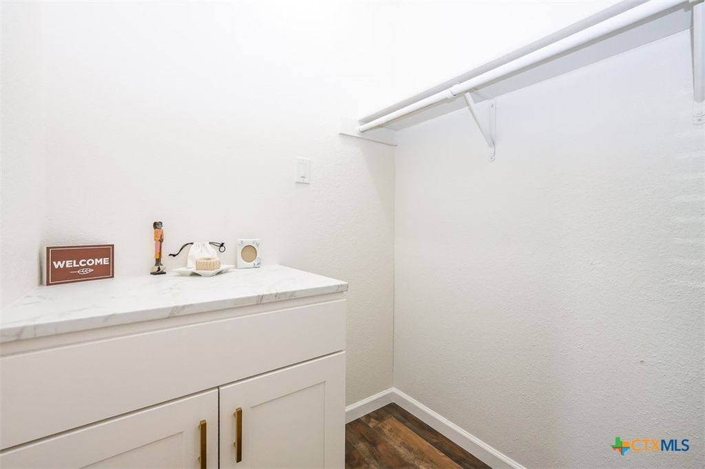 Image 8 of property listing at 209 W Hogan Drive, Copperas Cove, TX 76522