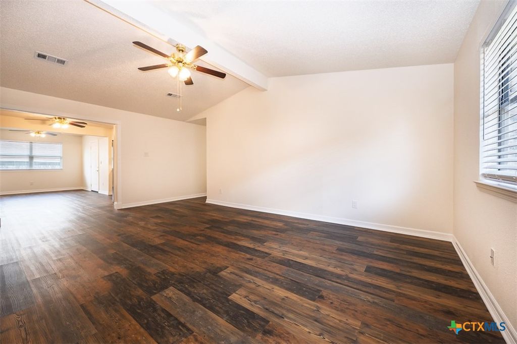 Image 9 of property listing at 209 W Hogan Drive, Copperas Cove, TX 76522