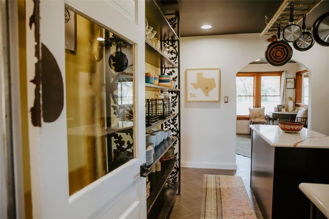 604 W Pecan ST, Johnson City, TX 78636