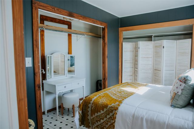 604 W Pecan ST, Johnson City, TX 78636