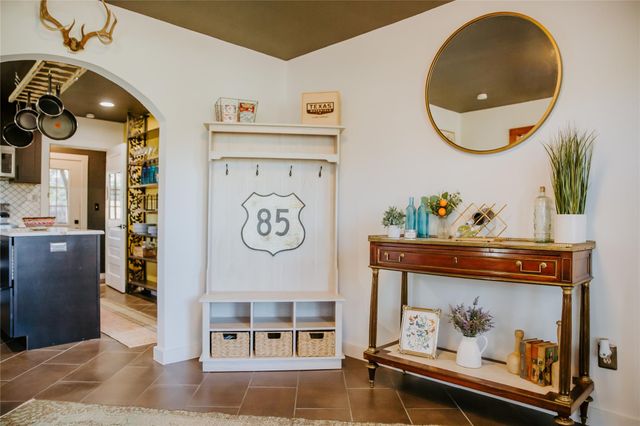 604 W Pecan ST, Johnson City, TX 78636