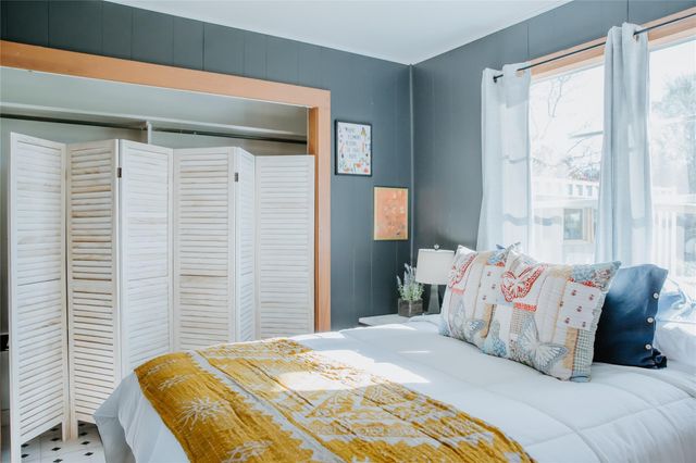 604 W Pecan ST, Johnson City, TX 78636