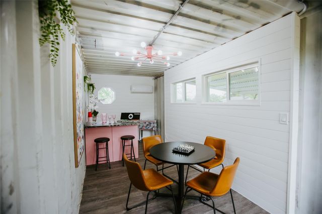 604 W Pecan ST, Johnson City, TX 78636