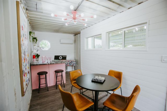 604 W Pecan ST, Johnson City, TX 78636