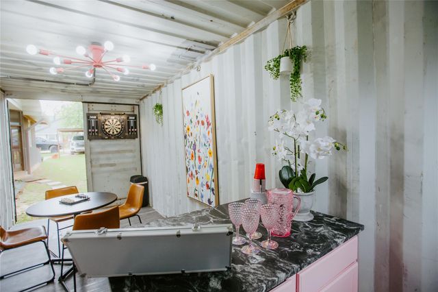 604 W Pecan ST, Johnson City, TX 78636