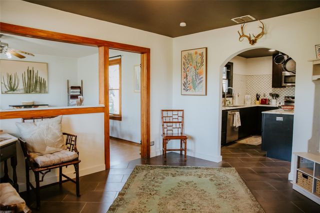 604 W Pecan ST, Johnson City, TX 78636