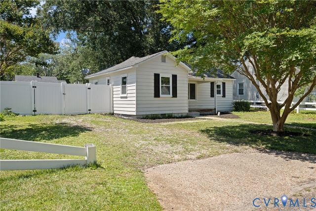 2911 Poplar St, Hopewell, VA 23860