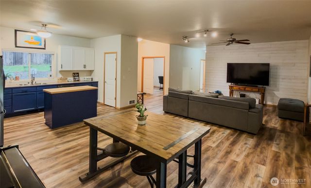 6503 NW Bondale Lane, Silverdale, WA 98383