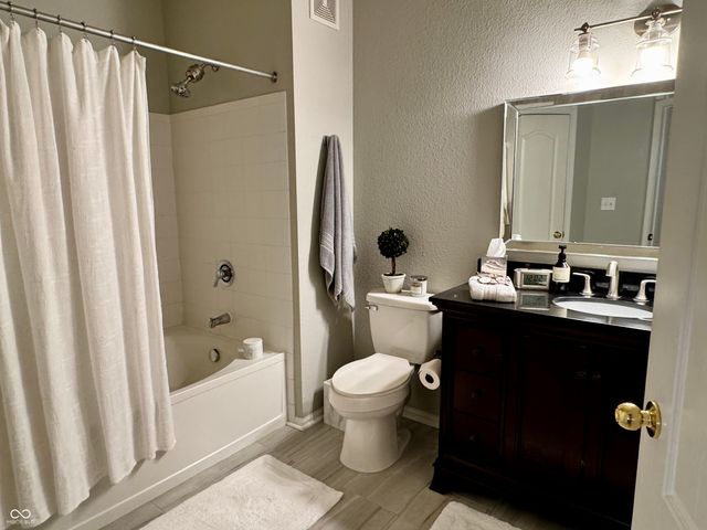 12873 Tradd Street 2B, Carmel, IN 46032