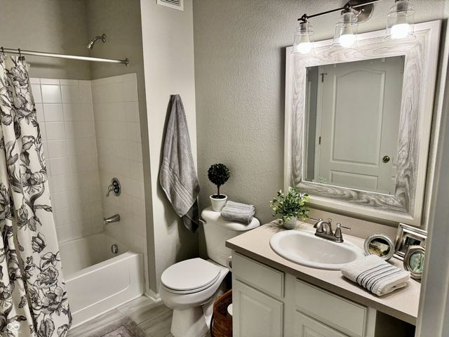 12873 Tradd Street 2B, Carmel, IN 46032