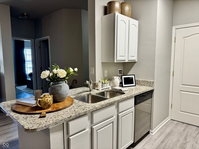 12873 Tradd Street 2B, Carmel, IN 46032