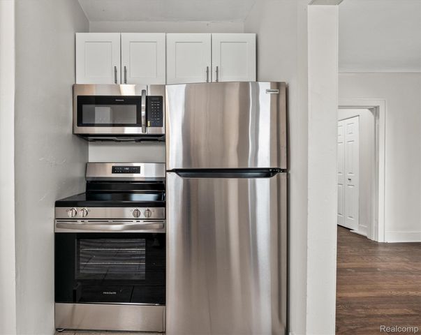 911 N Perry Street, Pontiac, MI 48340