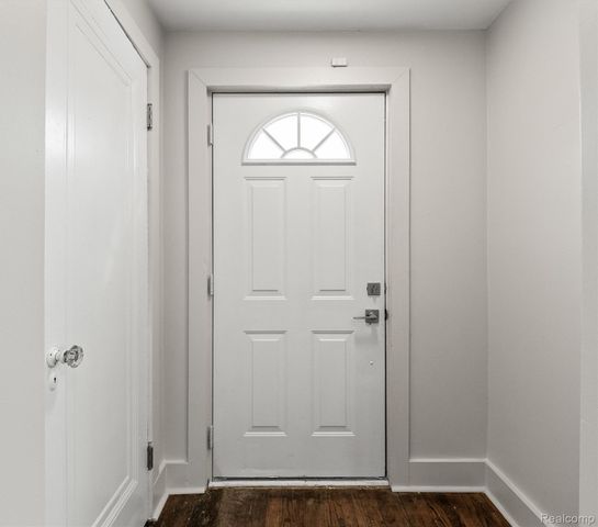 911 N Perry Street, Pontiac, MI 48340