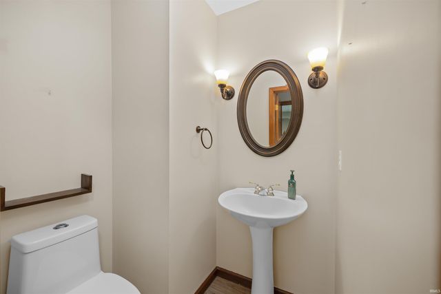 10833 Mill Lake Cove, Fort Wayne, IN 46845