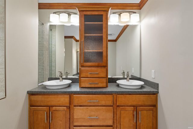 10833 Mill Lake Cove, Fort Wayne, IN 46845
