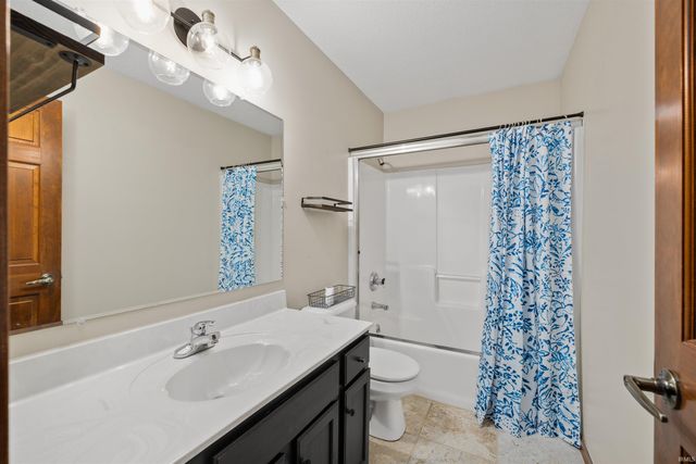 10833 Mill Lake Cove, Fort Wayne, IN 46845