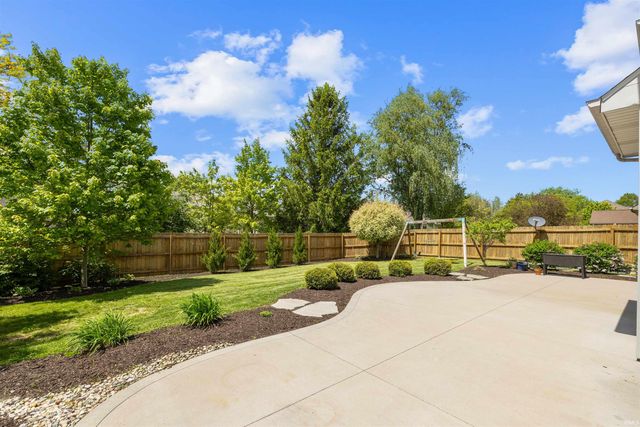 10833 Mill Lake Cove, Fort Wayne, IN 46845
