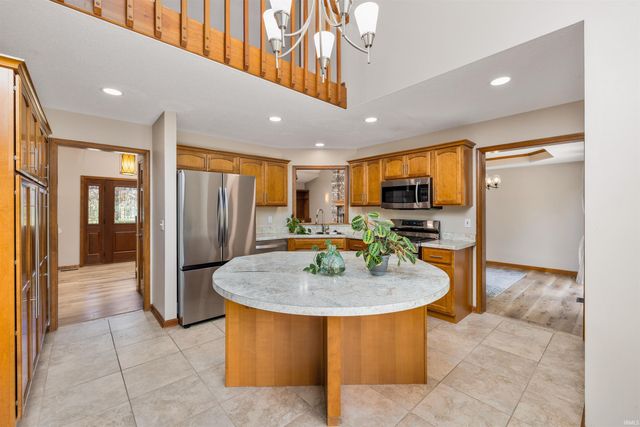 10833 Mill Lake Cove, Fort Wayne, IN 46845