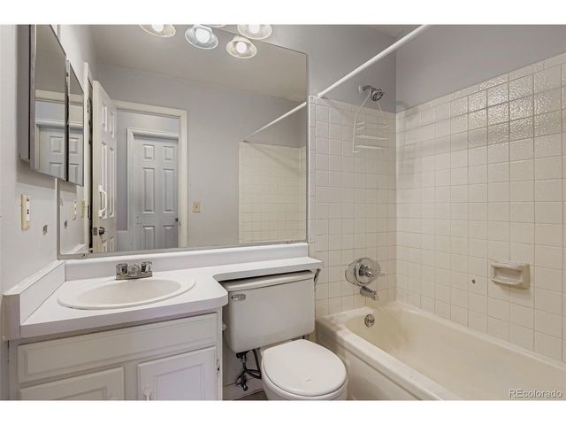 2244 S Jasper Way B, Aurora, CO 80013