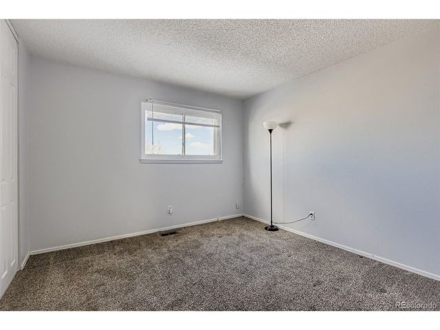 2244 S Jasper Way B, Aurora, CO 80013
