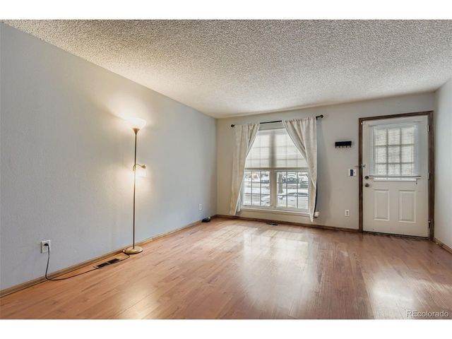 2244 S Jasper Way B, Aurora, CO 80013