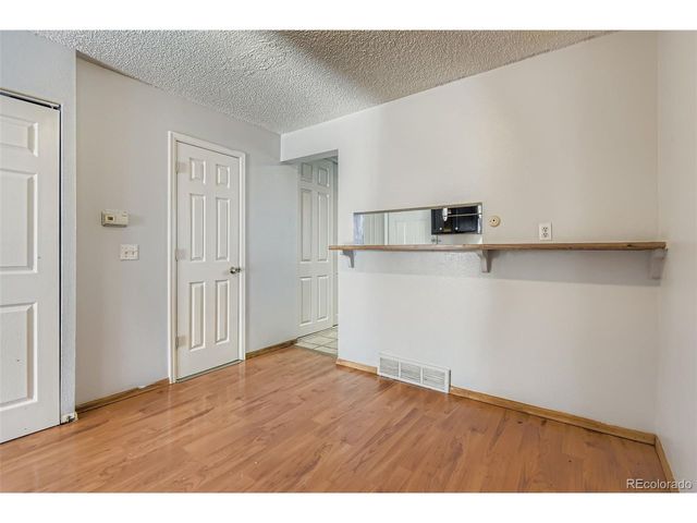 2244 S Jasper Way B, Aurora, CO 80013