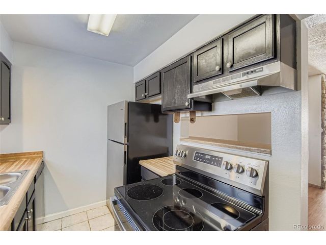 2244 S Jasper Way B, Aurora, CO 80013