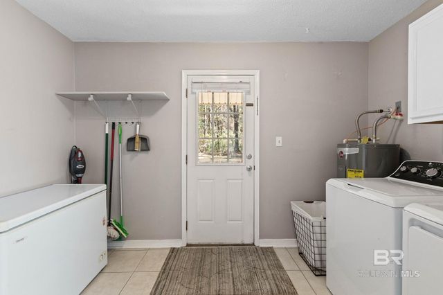 5366 E Scanlan Way, Satsuma, AL 36572