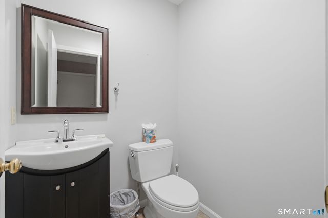 102 Crown Ridge 102, Newington, CT 06111