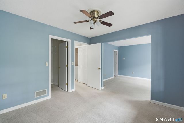 102 Crown Ridge 102, Newington, CT 06111
