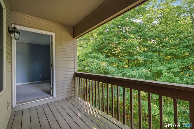 102 Crown Ridge 102, Newington, CT 06111