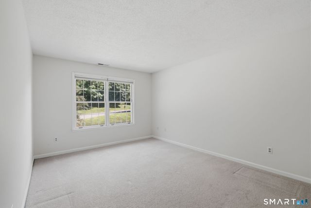 102 Crown Ridge 102, Newington, CT 06111