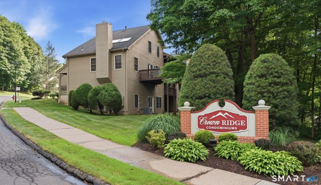 102 Crown Ridge 102, Newington, CT 06111