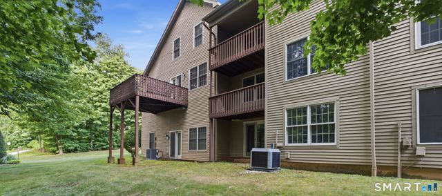 102 Crown Ridge 102, Newington, CT 06111