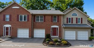 102 Crown Ridge 102, Newington, CT 06111