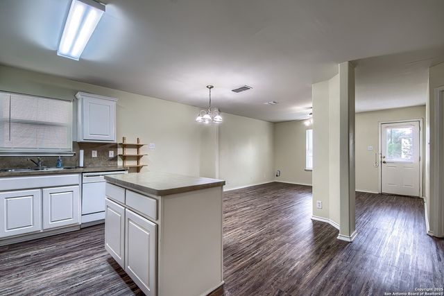 5623 Red Canyon, San Antonio, TX 78252