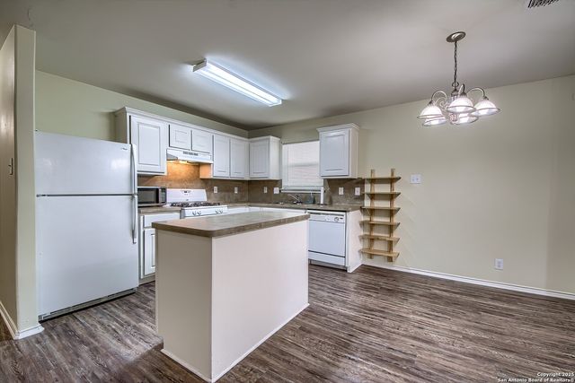 5623 Red Canyon, San Antonio, TX 78252