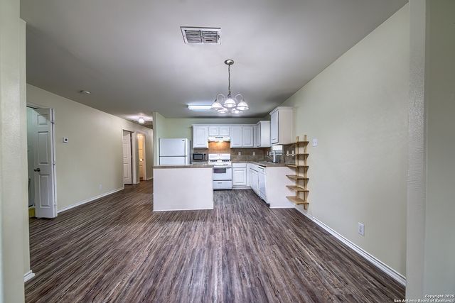 5623 Red Canyon, San Antonio, TX 78252