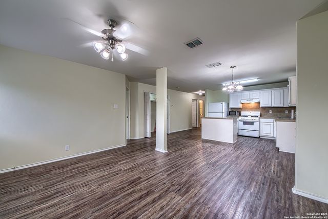 5623 Red Canyon, San Antonio, TX 78252