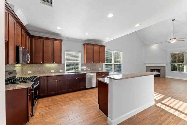 122 Wood Drake Place, Tomball, TX 77375