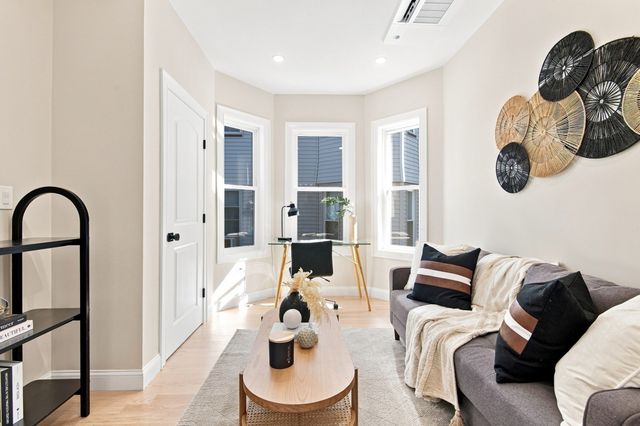 4294 Washington St 1, Boston, MA 02131