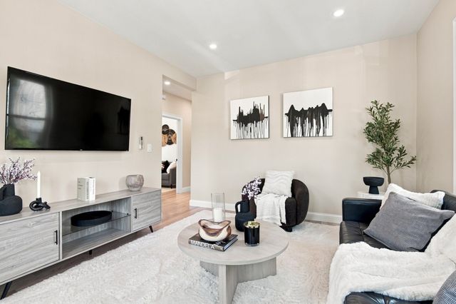 4294 Washington St 1, Boston, MA 02131