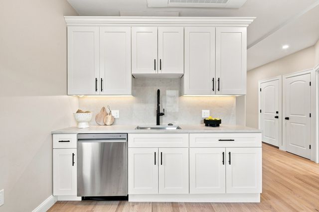4294 Washington St 1, Boston, MA 02131