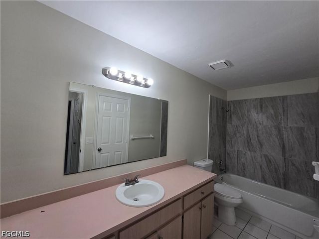 4815 Triton CT E 11, Cape Coral, FL 33904
