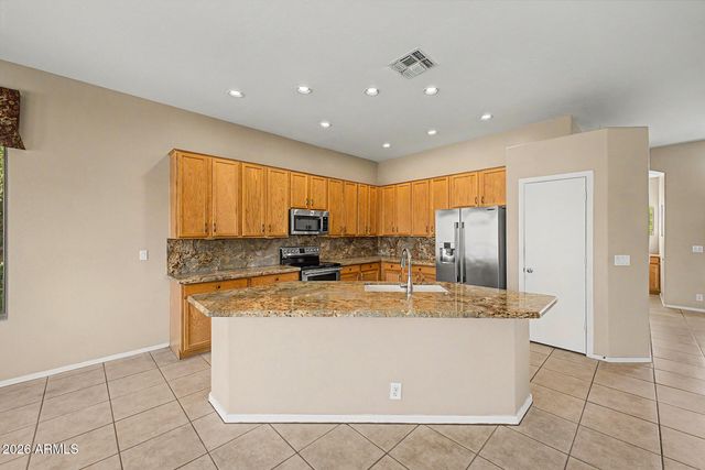 7990 W YUKON Drive, Peoria, AZ 85382