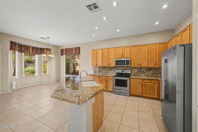 7990 W YUKON Drive, Peoria, AZ 85382