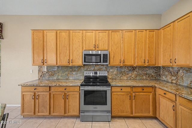 7990 W YUKON Drive, Peoria, AZ 85382